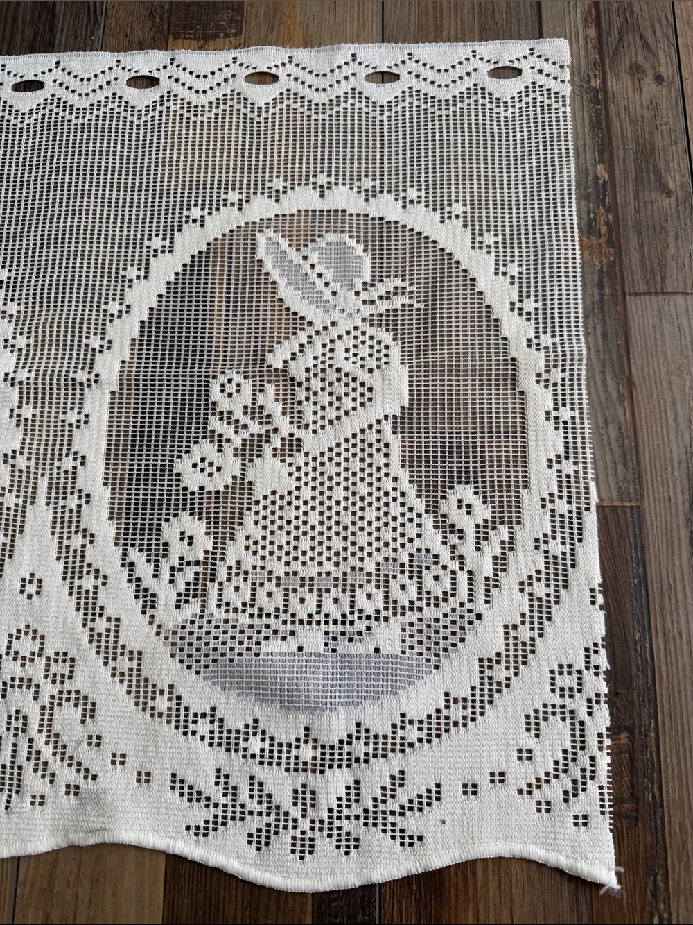 Vintage cream filet crochet lace panel featuring "Sunbonnet Sue" Cottagecore
